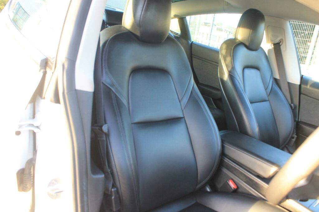 Tesla Model 3 Saloon Blue #13