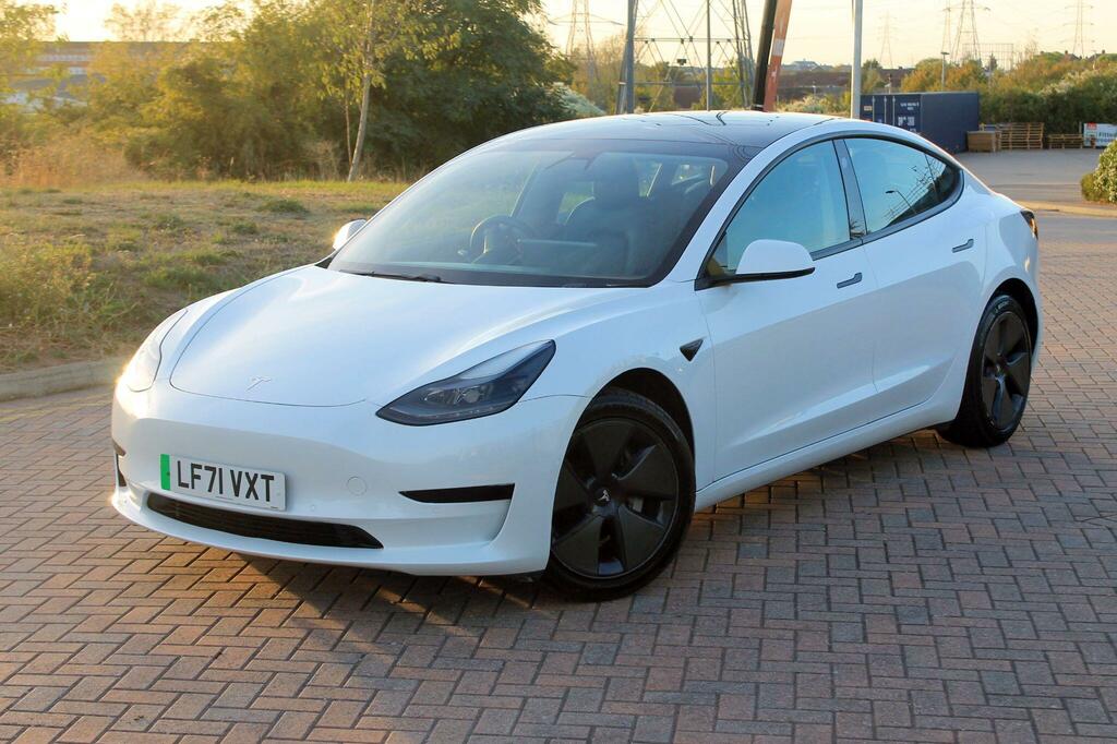 Tesla Model 3 Saloon Blue #31