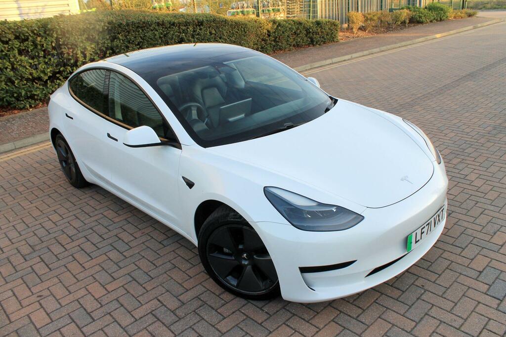 Tesla Model 3 Saloon Blue #10