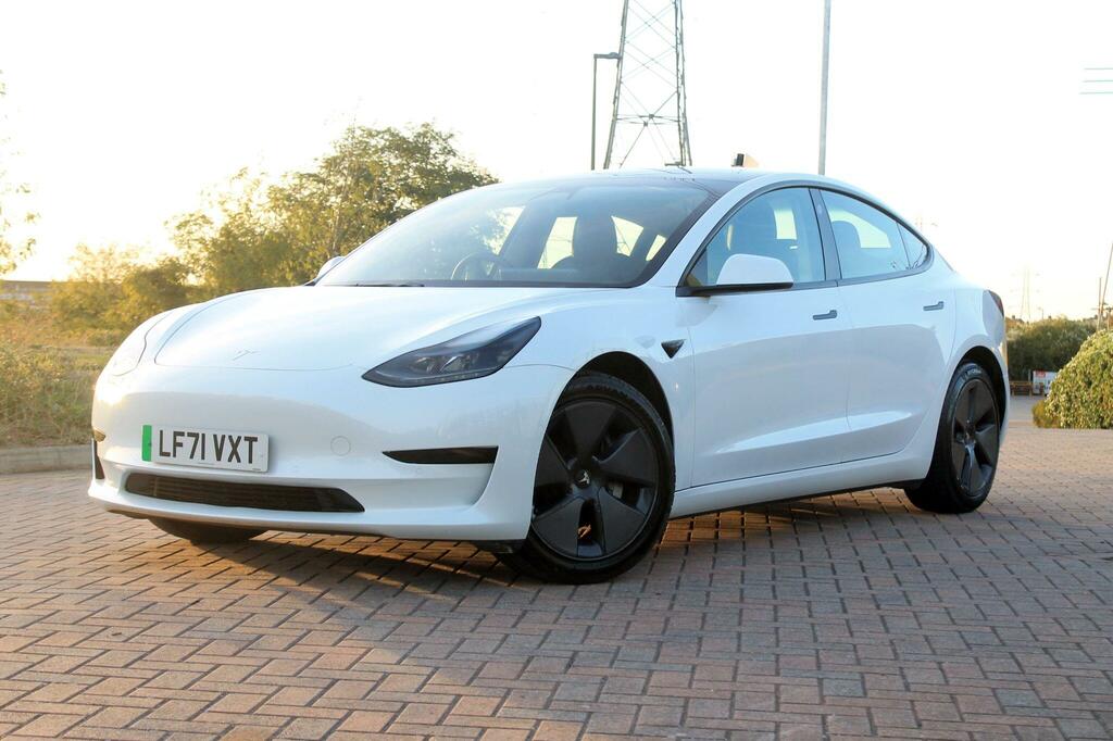 Tesla Model 3 Saloon Blue #29