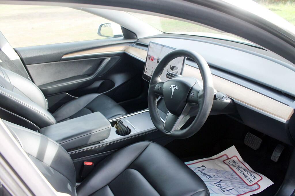 Tesla Model 3 Saloon Blue #15