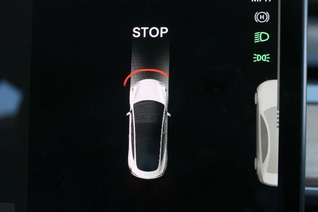 Tesla Model 3 Saloon Blue #57