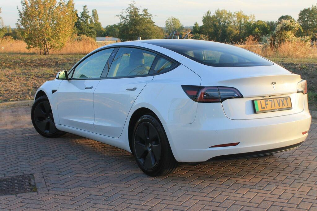 Tesla Model 3 Saloon Blue #34
