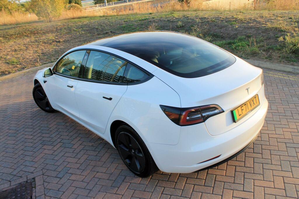 Tesla Model 3 Saloon Blue #30