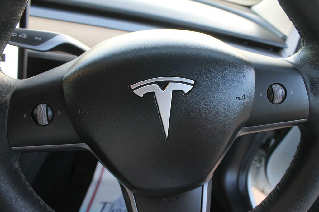 Tesla Model 3 Saloon Blue #23