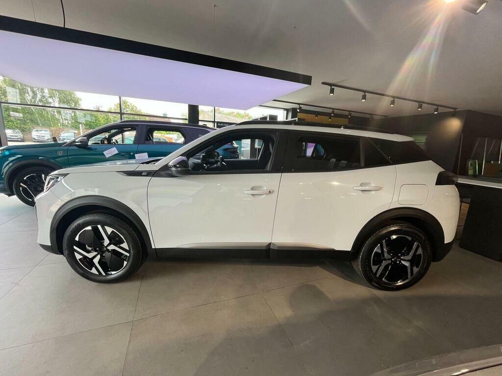 Peugeot e-2008 54Kwh Allure 7Kw Charger White #6