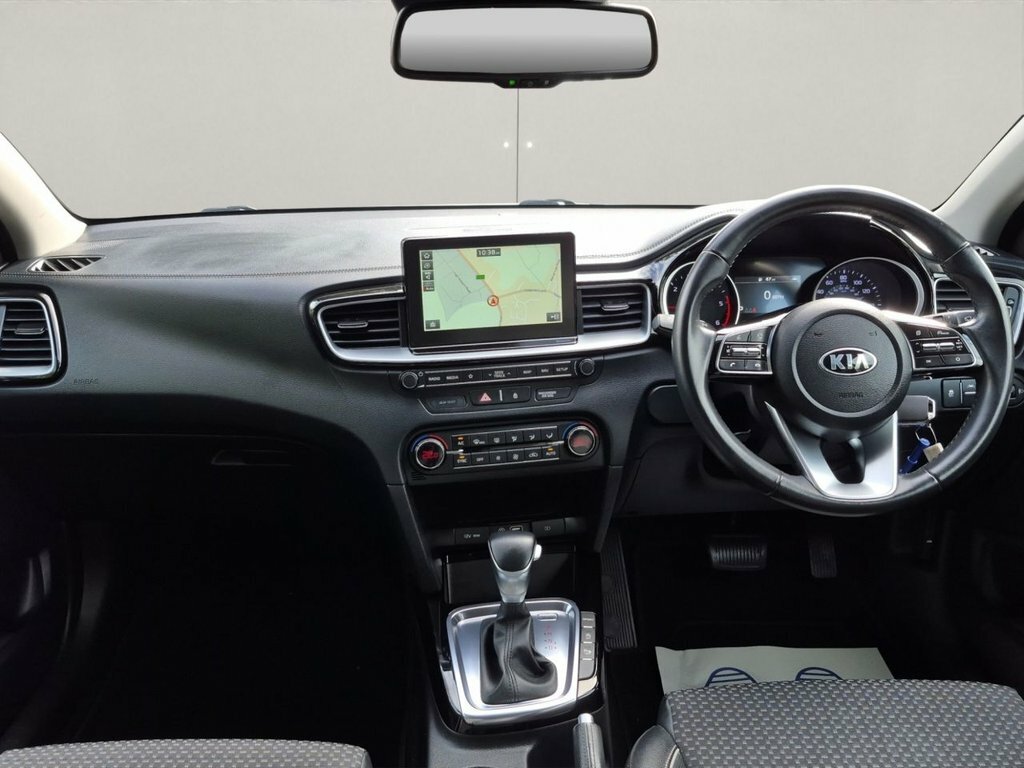 Kia Ceed 1L 3 White #4