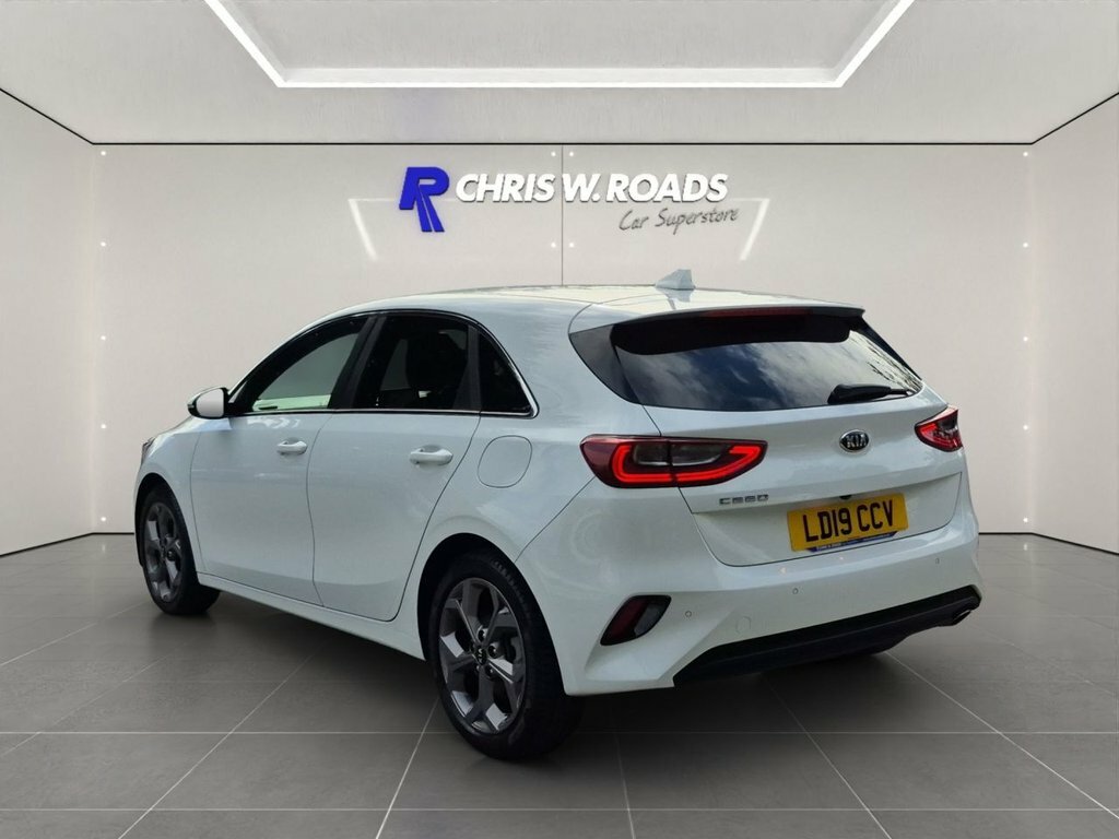Kia Ceed 1L 3 White #2