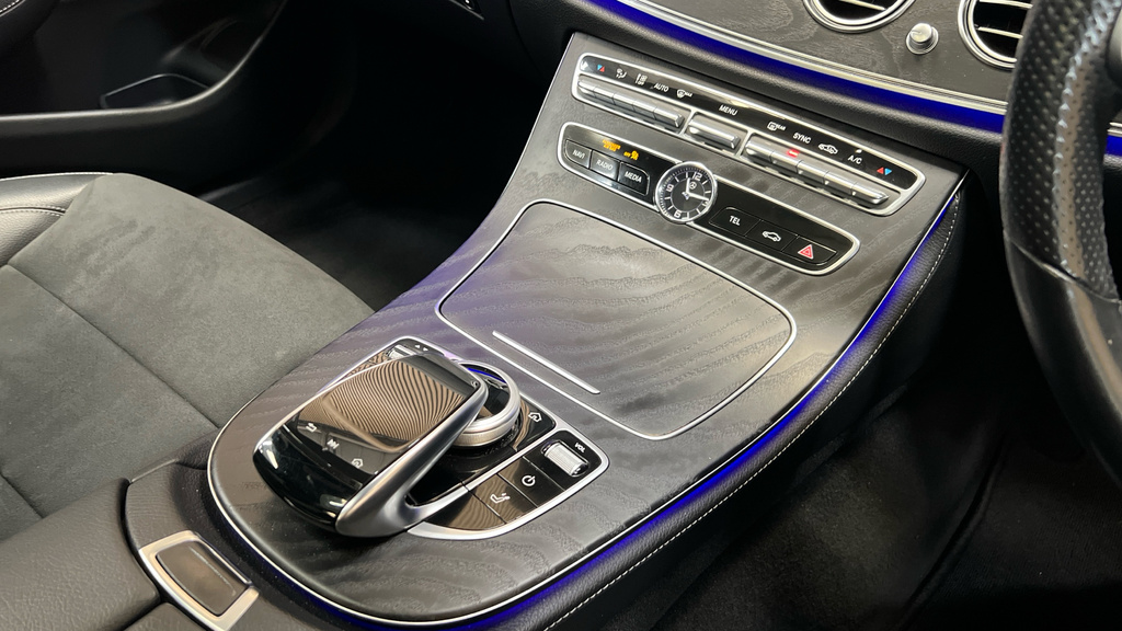 Mercedes-Benz E Class E300de 2.0 13.5Kwh 306 Bhp Amg Line Premium Vq Blue #37
