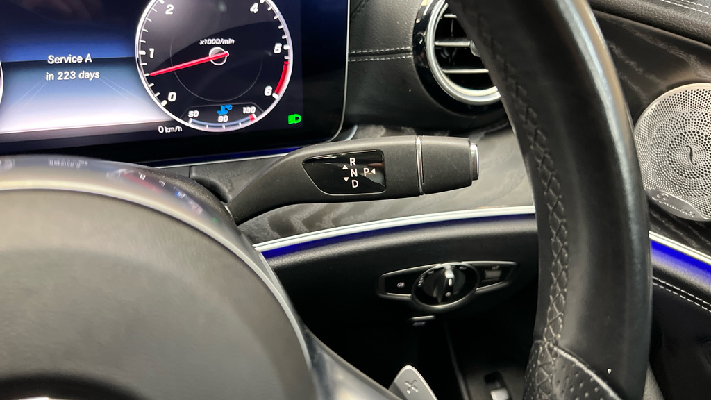Mercedes-Benz E Class E300de 2.0 13.5Kwh 306 Bhp Amg Line Premium Vq Blue #40