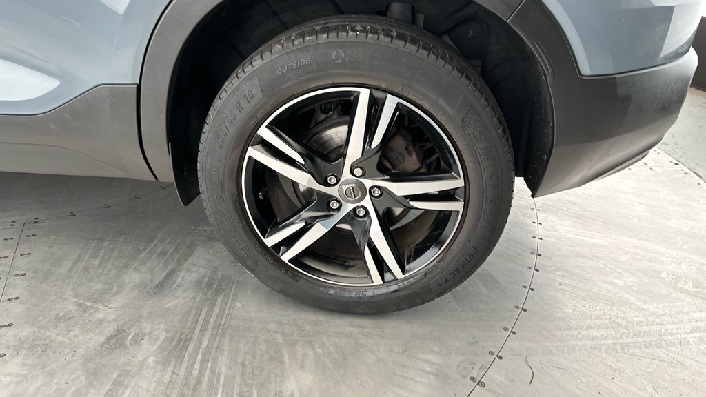 Volvo XC40 Xc40 R-design, B4 Mild Hybrid Red #24