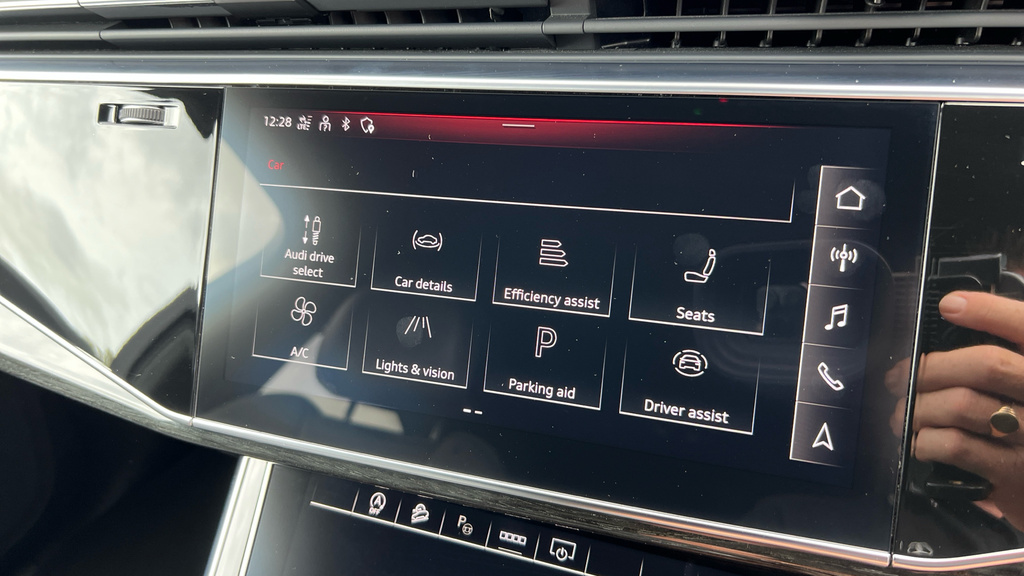 Audi Q7 55 Tfsi Quattro Black Edition Tiptronic White #25