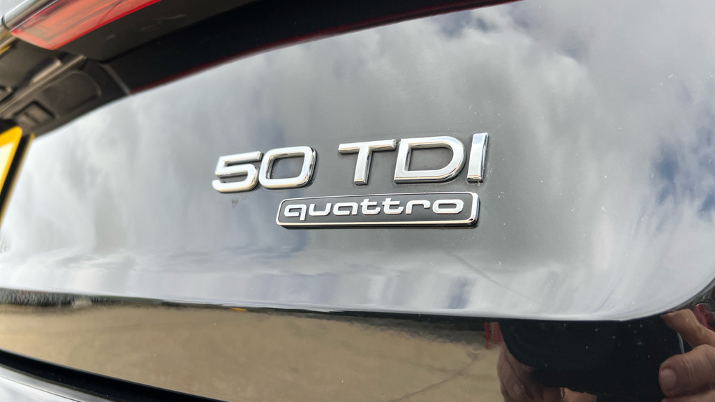 Audi Q7 55 Tfsi Quattro Black Edition Tiptronic White #52