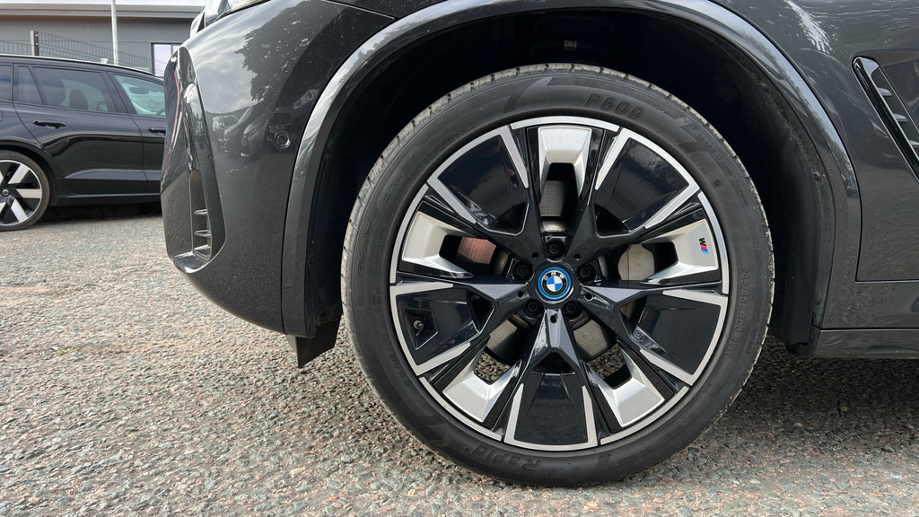 BMW iX3 Premier Edition Suv Black #20