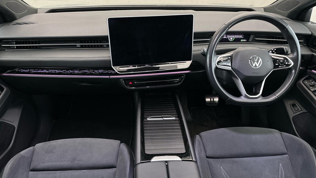 Volkswagen ID.7 Estate Black #14