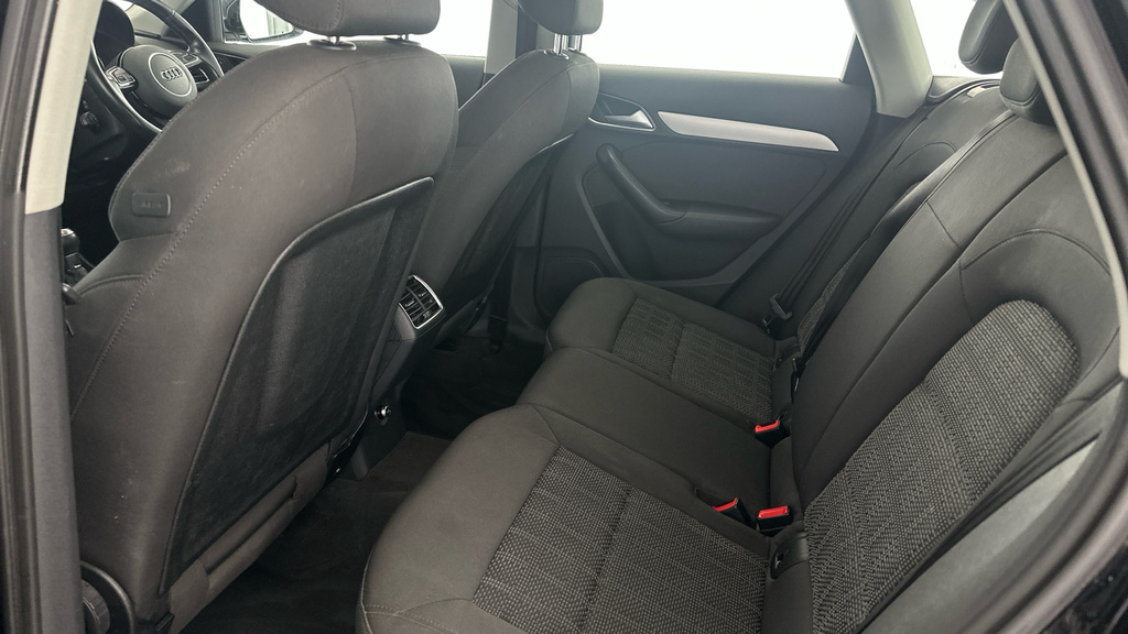 Audi Q3 S Line Edition 1.4 Tfsi Cylinder On Demand 150 Ps #19