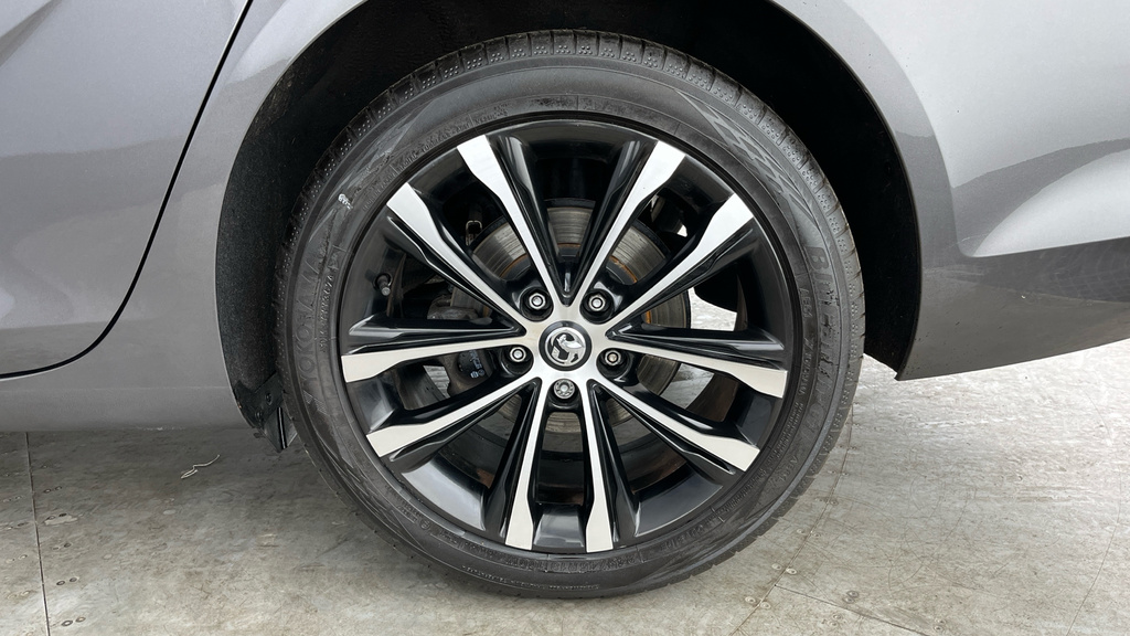 Vauxhall Insignia 1.5 Turbo D Design Black #25
