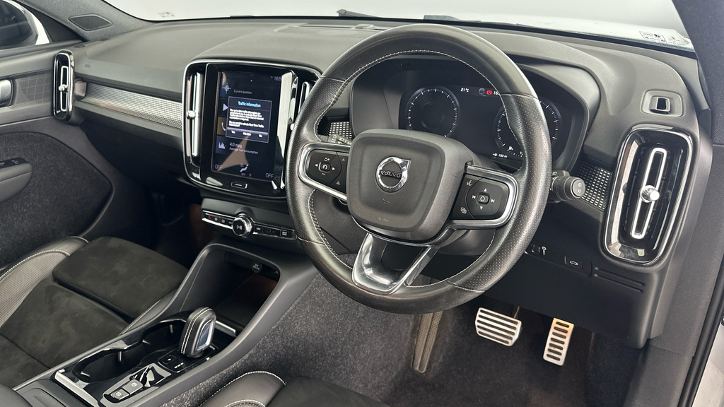 Volvo XC40 Inscription T3 - Panoramic Sunroof, Sensus Nav Grey #9
