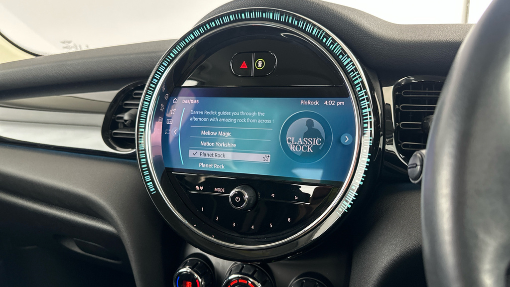 Mini Hatch 1.5 Cooper Exclusive Premium Plus 2023 White #16
