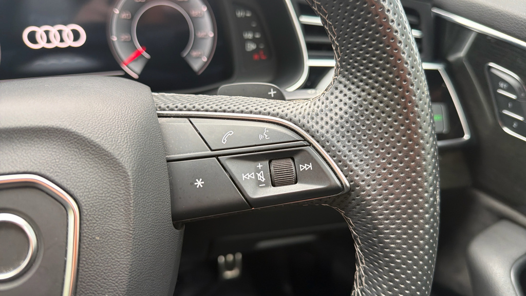 Audi Q7 55 Tfsi Quattro Black Edition Tiptronic Black #29