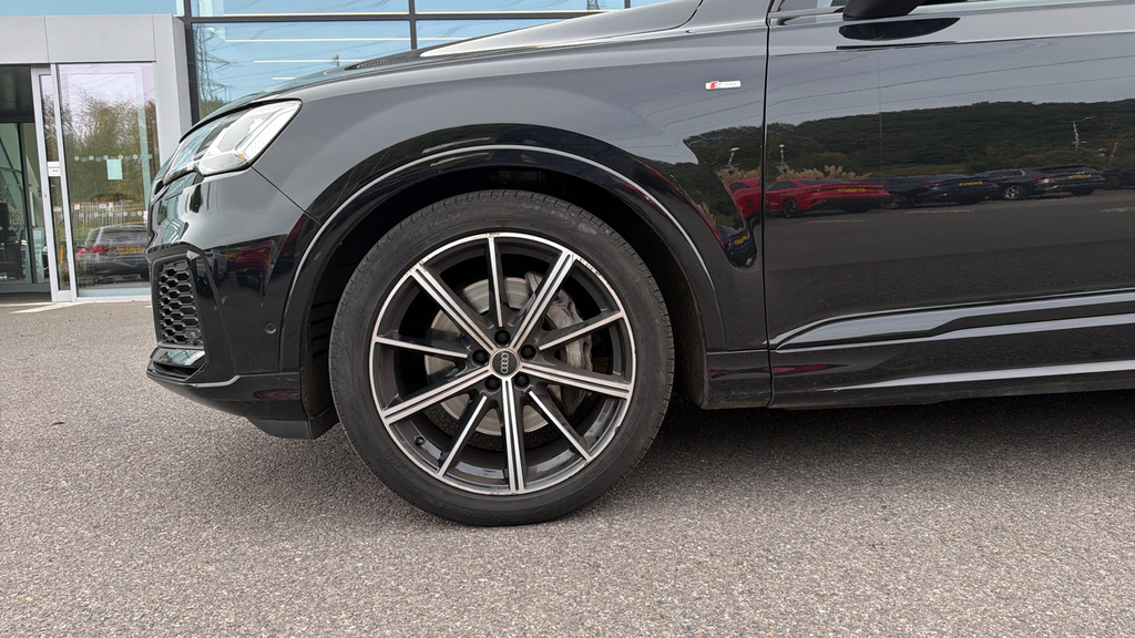 Audi Q7 55 Tfsi Quattro Black Edition Tiptronic Black #21