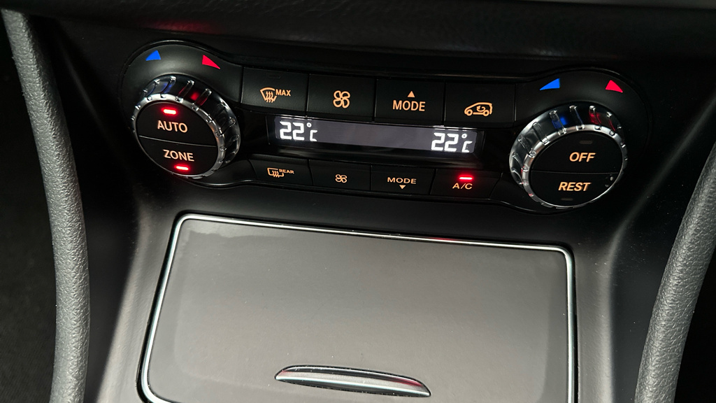 Mercedes-Benz CLA Class Cla 200 Amg Line Night Edition Black #19