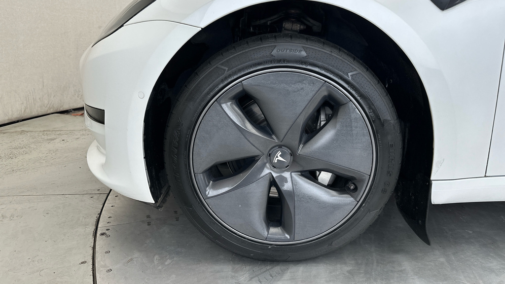 Tesla Model 3 Range Plus Saloon Black #24