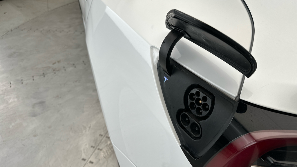 Tesla Model 3 Range Plus Saloon Black #28