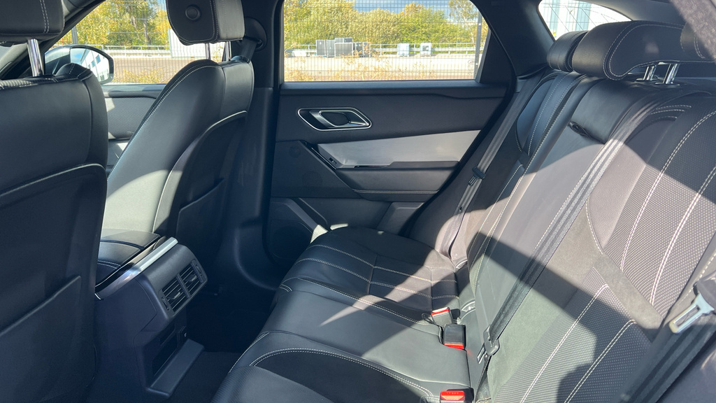 Land Rover Range Rover Velar 2.0 P250 Edition Black #13