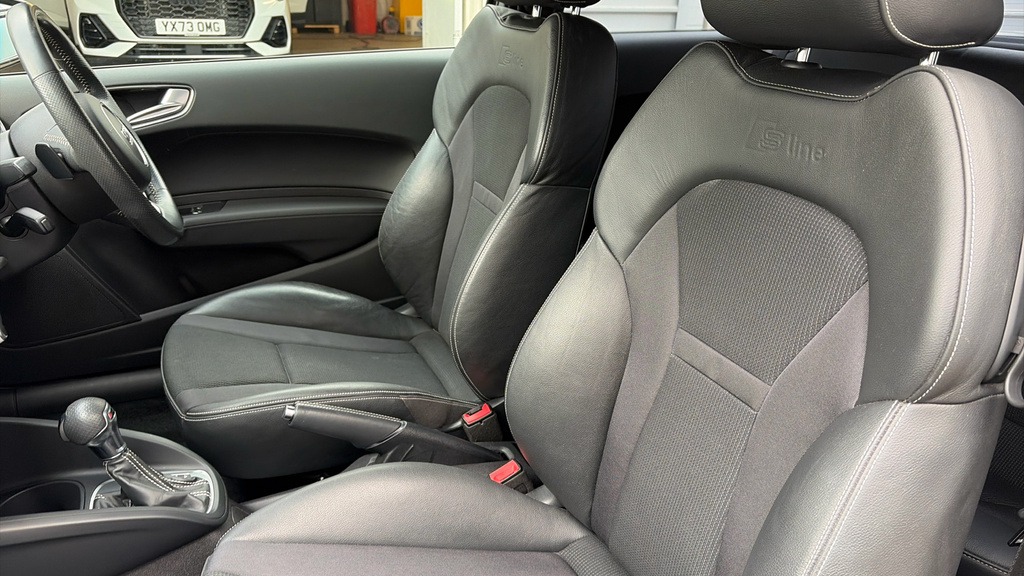 Audi A1 1.4 Tfsi Cod S Line Hatchback S Tronic #24