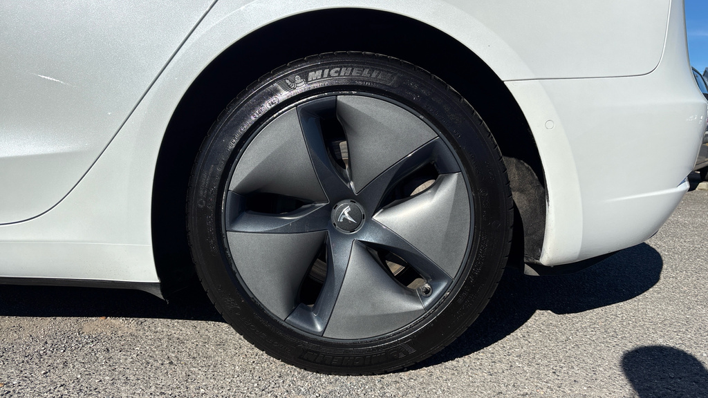 Tesla Model 3 Dual Motor Long Range 4Wde White #19