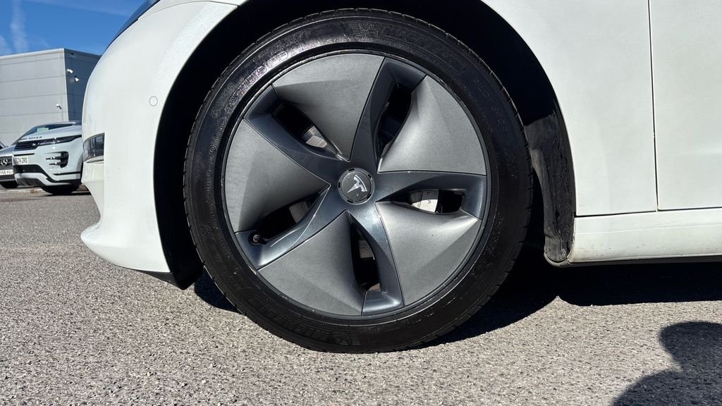 Tesla Model 3 Dual Motor Long Range 4Wde White #18