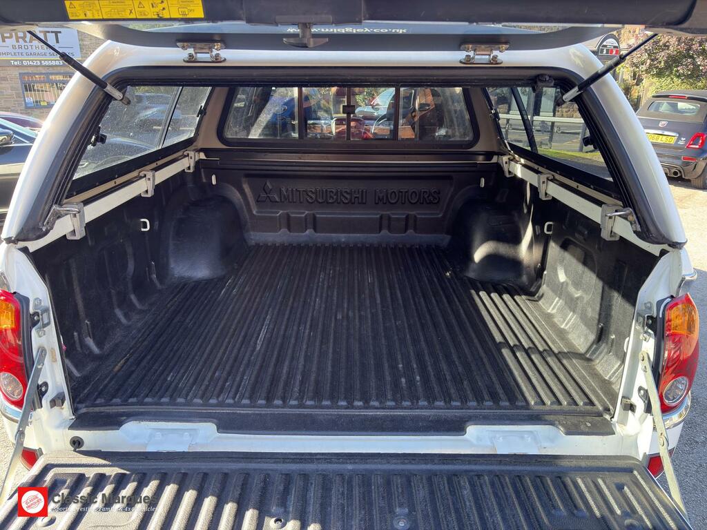 Mitsubishi L200 Di-d 4X4 Challenger No Grey #23