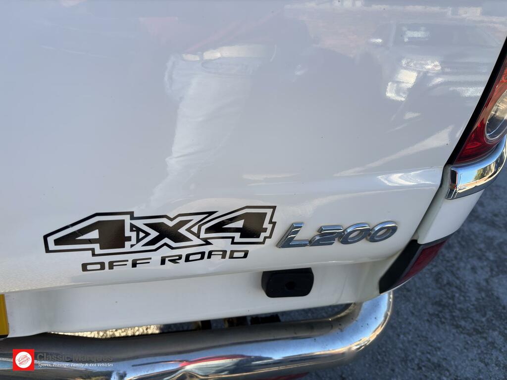 Mitsubishi L200 Di-d 4X4 Challenger No Grey #13
