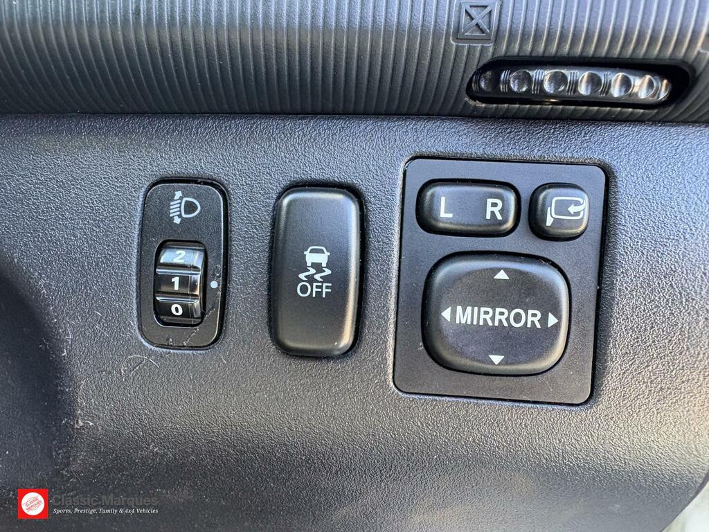 Mitsubishi L200 Di-d 4X4 Challenger No Grey #28