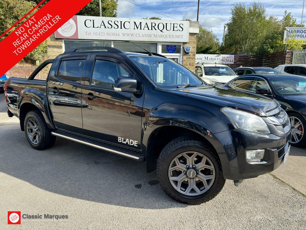 Isuzu D-Max Blade Black