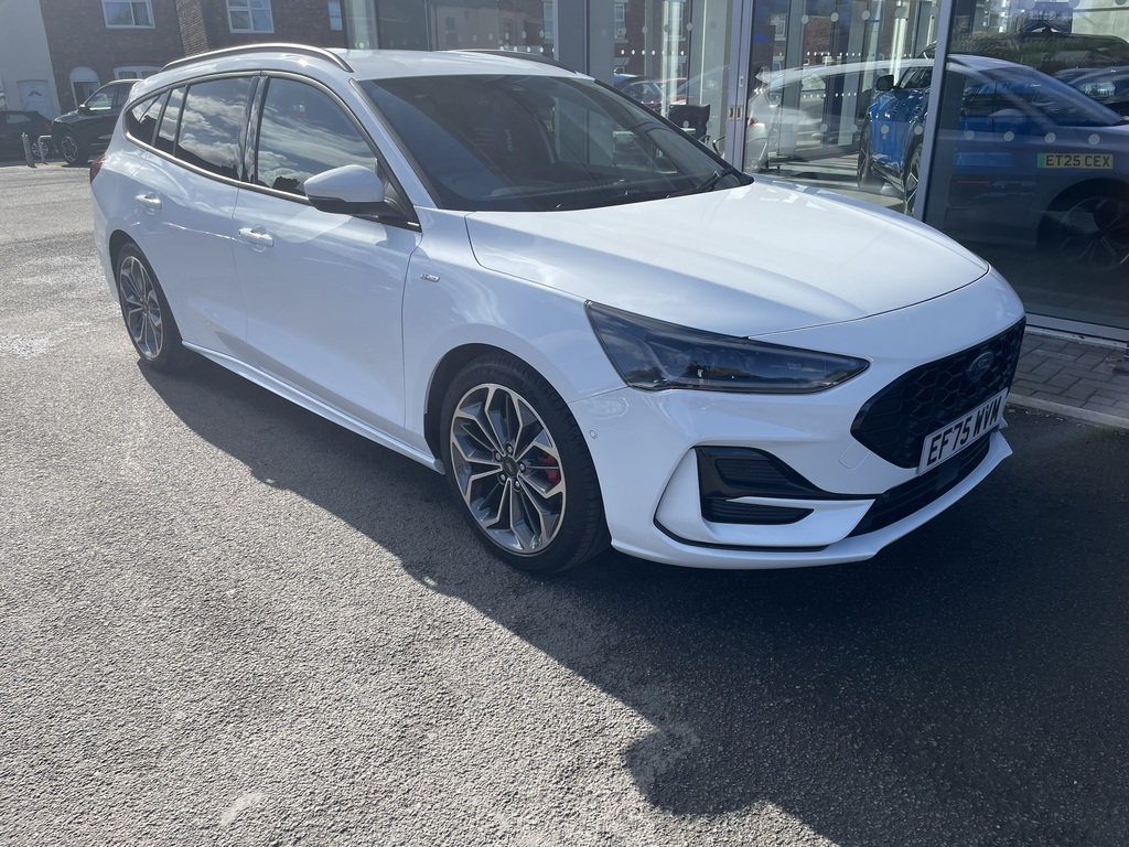 Ford Focus 1.0 Ecoboost Hybrid Mhev 155 St-line X White