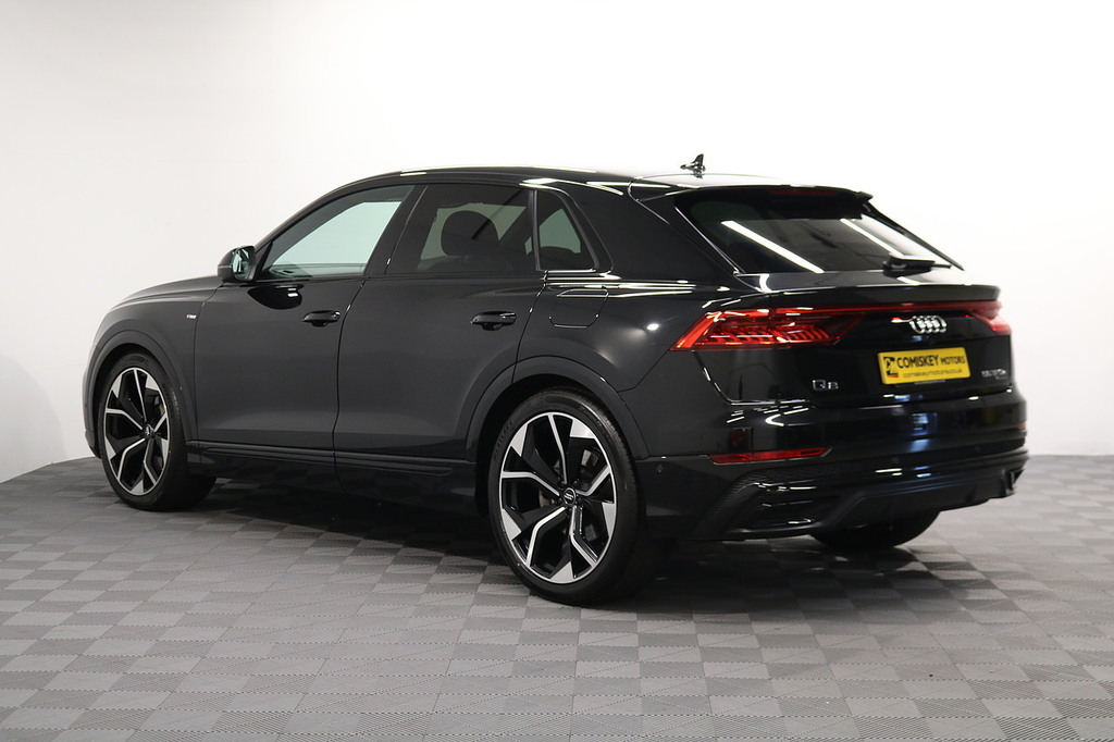 Audi Q8 Tfsie V6 Black Edition Black #4