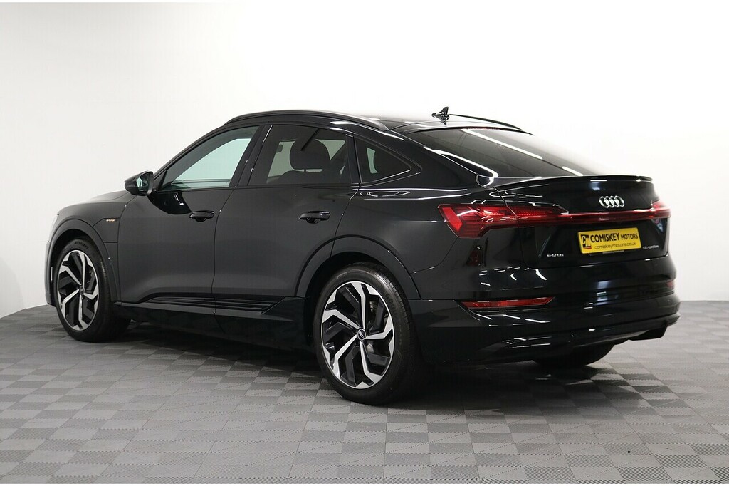 Audi E-tron Black Edition Black #4