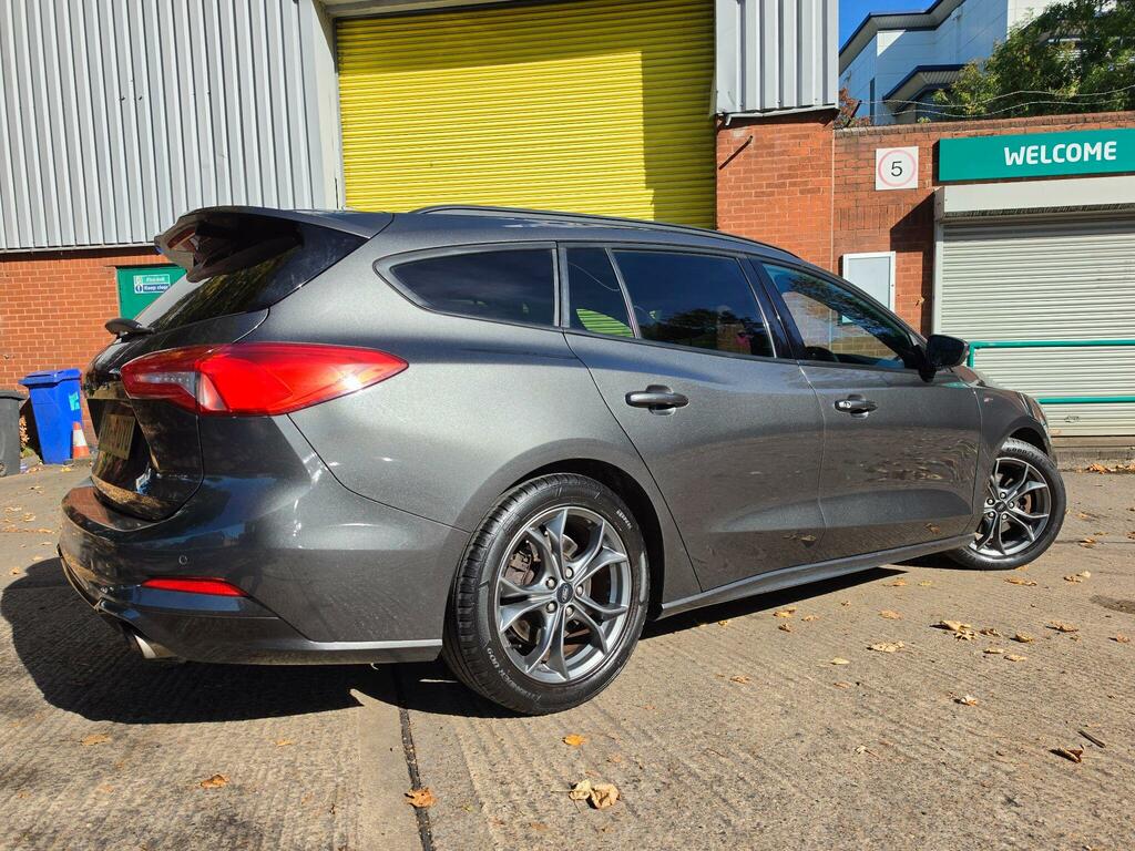 Ford Focus 1.0T Ecoboost St Line Hatchback White #10