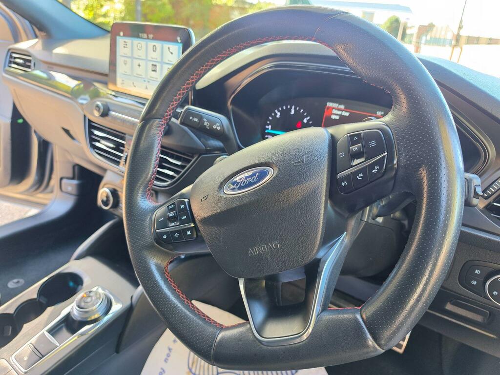 Ford Focus 1.0T Ecoboost St Line Hatchback White #22