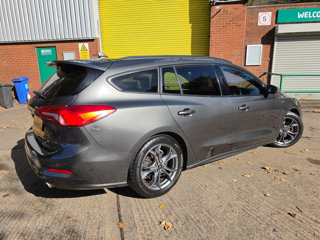Ford Focus 1.0T Ecoboost St Line Hatchback White #9