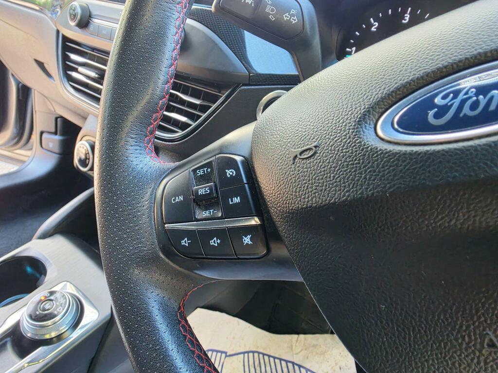 Ford Focus 1.0T Ecoboost St Line Hatchback White #20