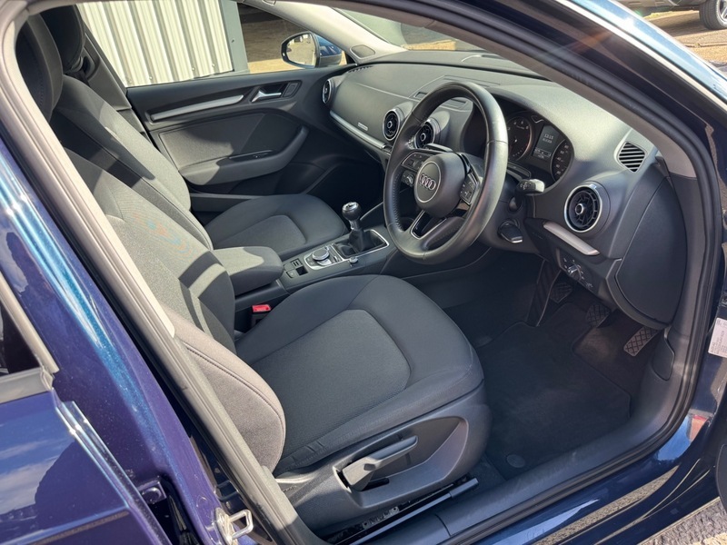 Audi A3 Sportback 1.0 Tfsi 12V Blue #4