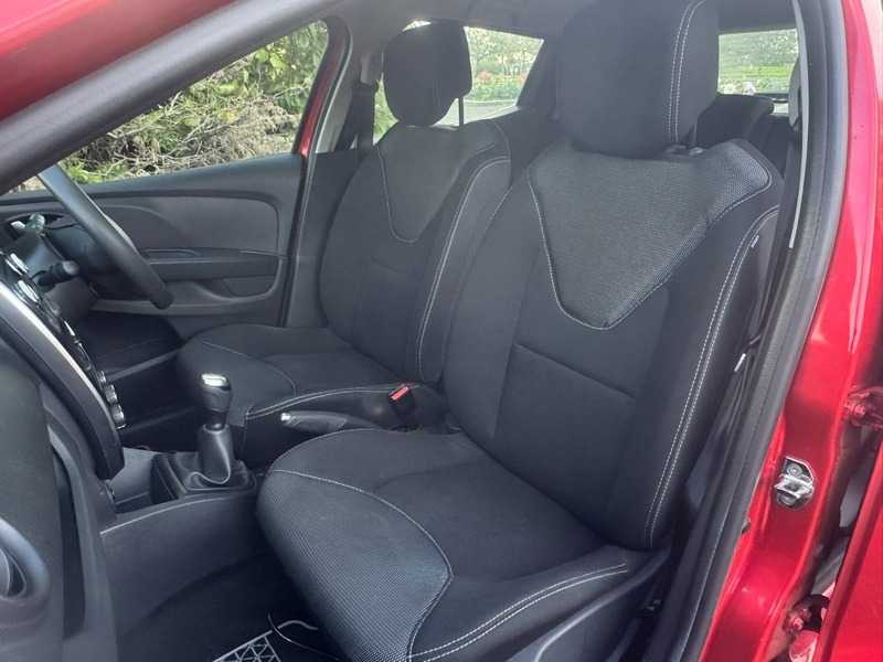 Renault Clio 1.2 16V Play Euro Red #6