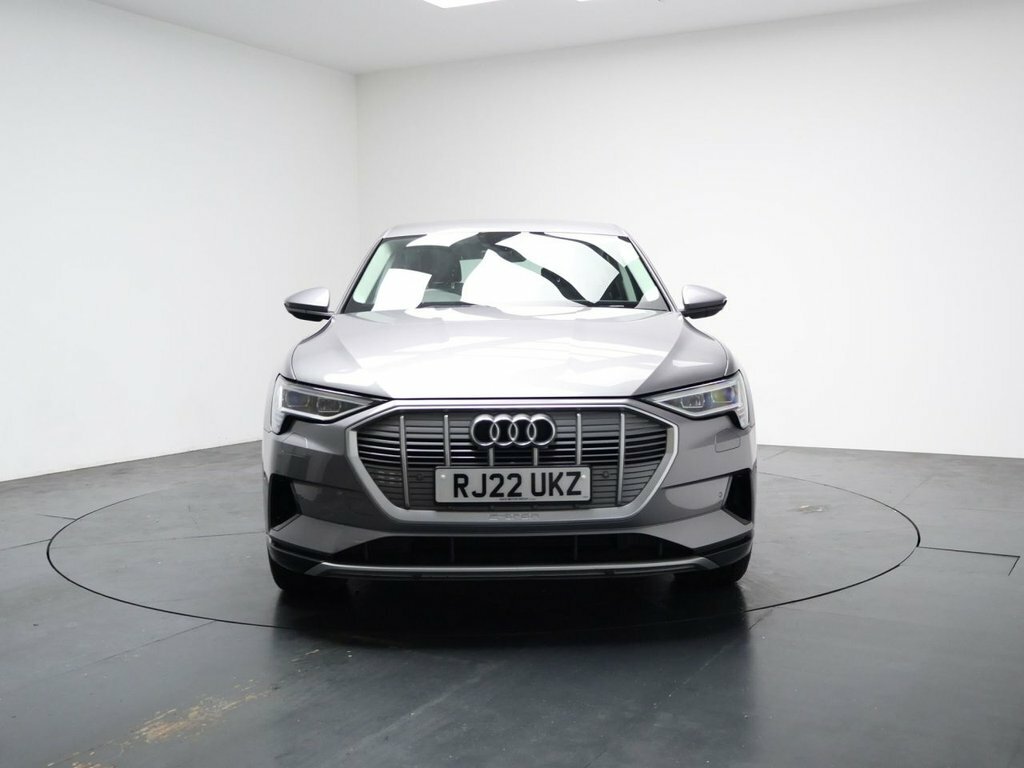 Audi E-tron Suv RJ22UKZ Grey #4