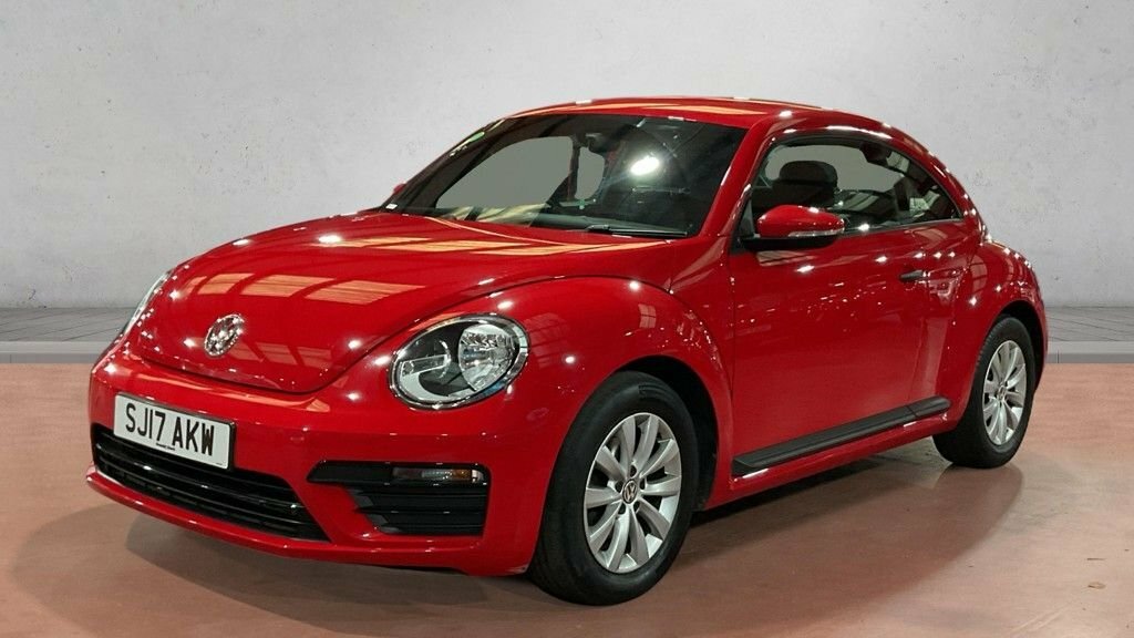 Volkswagen Beetle Hatchback Red #4