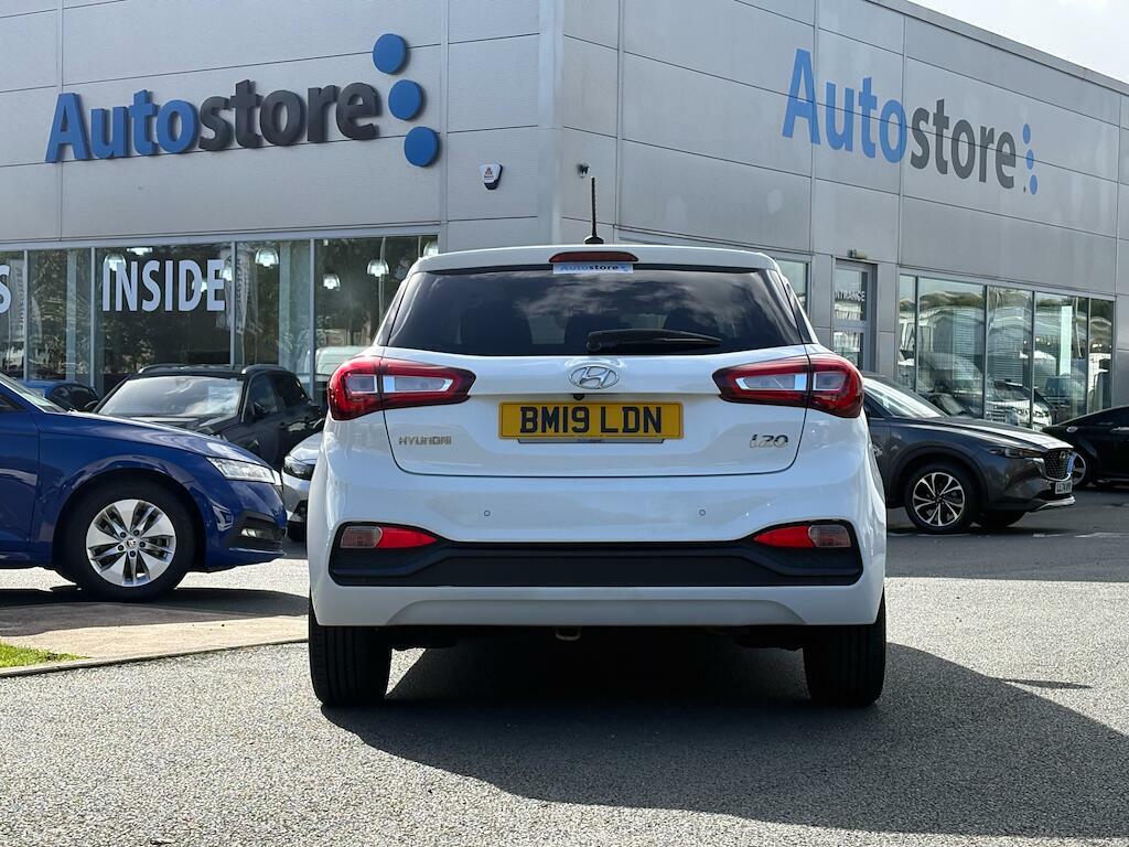 Hyundai I20 1.2 Premium Se Nav Euro 6 Ss BM19LDN White #4