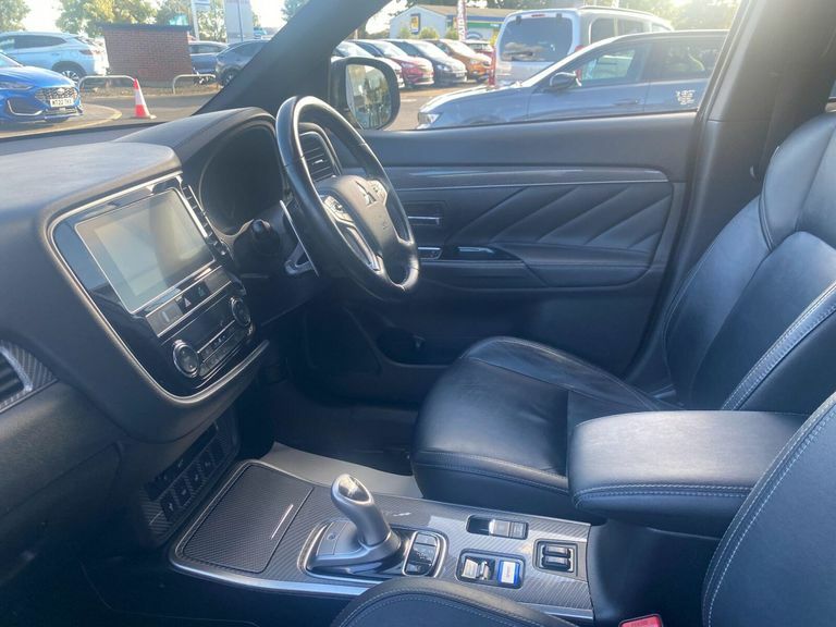 Mitsubishi Outlander 2.4H Twinmotor 13.8Kwh 4H Suv Plug-in H Grey #3