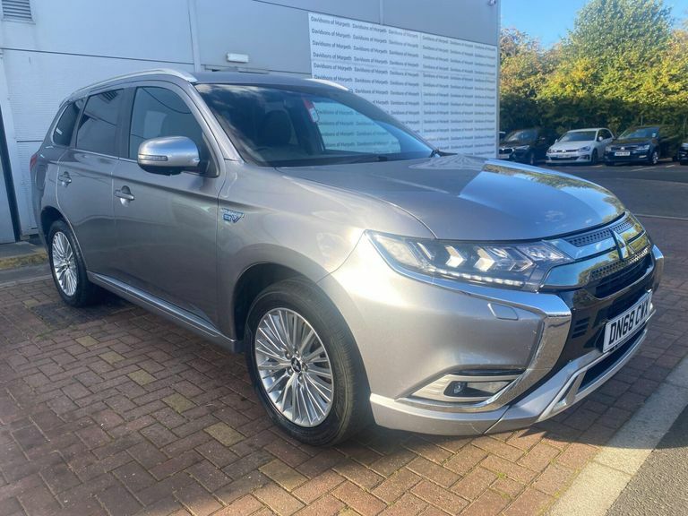 Mitsubishi Outlander 2.4H Twinmotor 13.8Kwh 4H Suv Plug-in H Grey